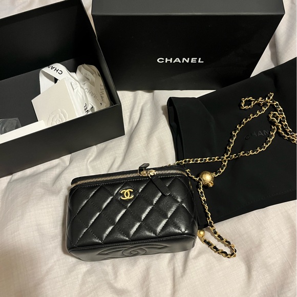 Chanel pearl crush vanity bag - Picture 5 of 6